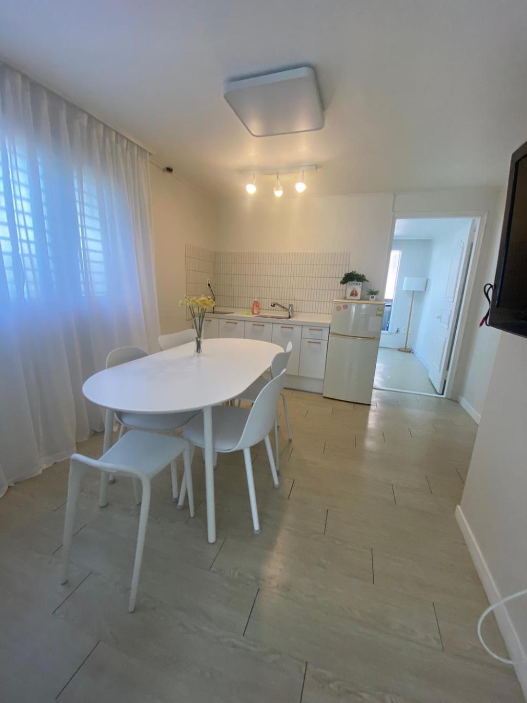 Hongdae 2 Bedrooms Unit * Seoul