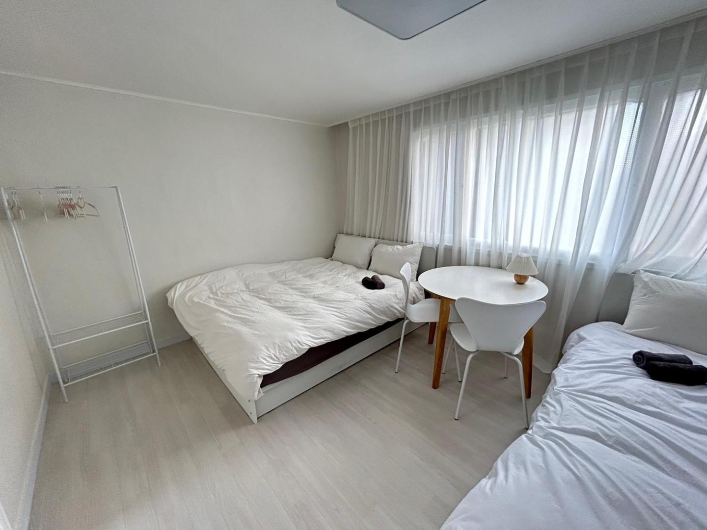 Hongdae 2 Bedrooms Unit * Seoul
